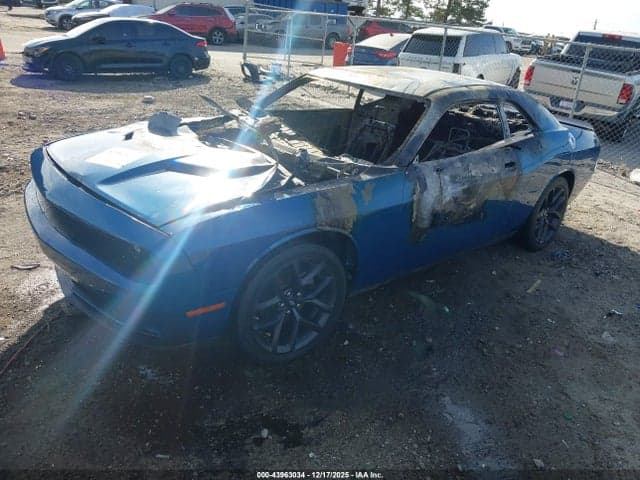 2022 DODGE CHALLENGER SXT 2