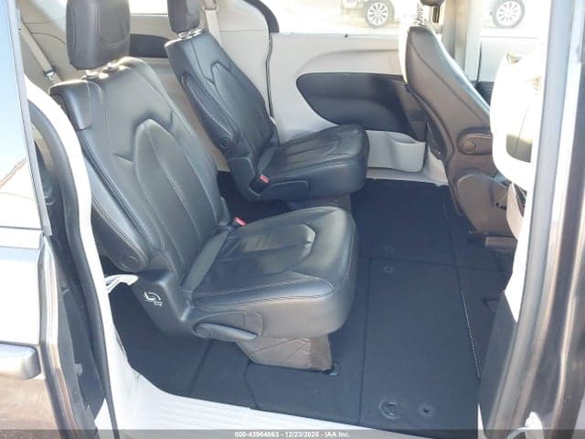 2020 CHRYSLER PACIFICA TOURING L 8