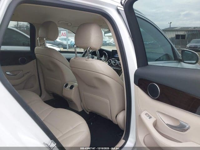 2017 MERCEDES-BENZ GLC 300 8
