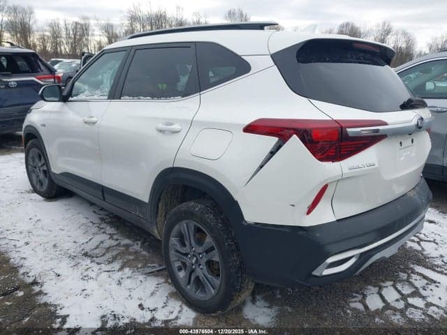 2021 KIA SELTOS S 3