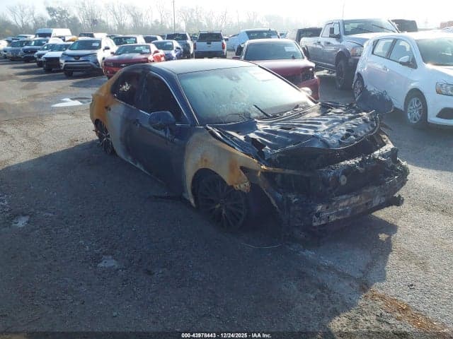 2018 TOYOTA CAMRY SE - 1