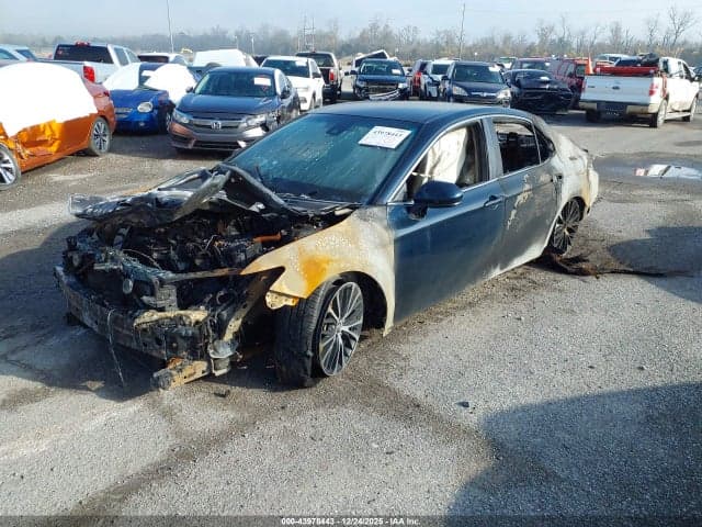 2018 TOYOTA CAMRY SE 2