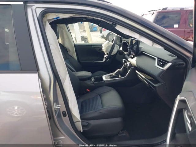 2024 TOYOTA RAV4 HYBRID XSE 5