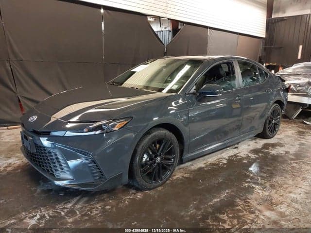 2025 TOYOTA CAMRY SE 2