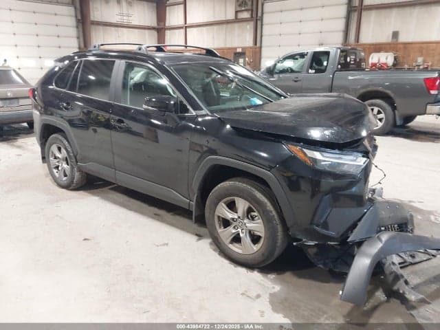 2025 TOYOTA RAV4 XLE 1