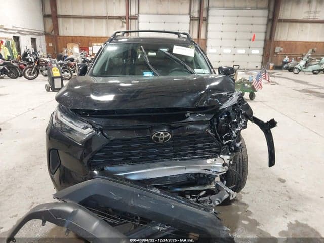 2025 TOYOTA RAV4 XLE 12