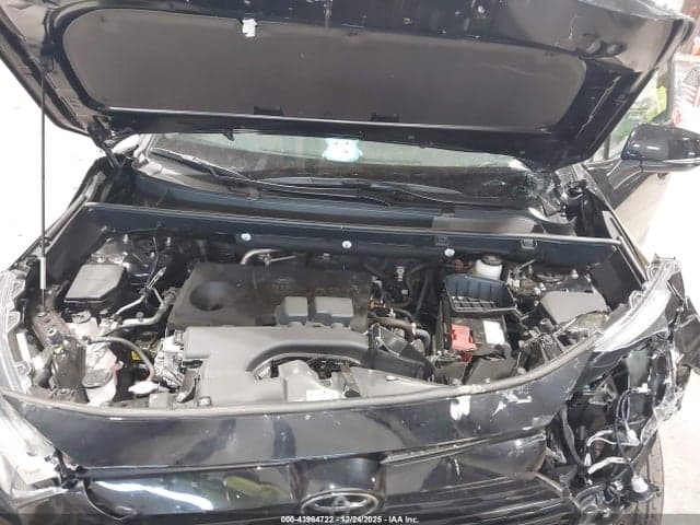 2025 TOYOTA RAV4 XLE 10