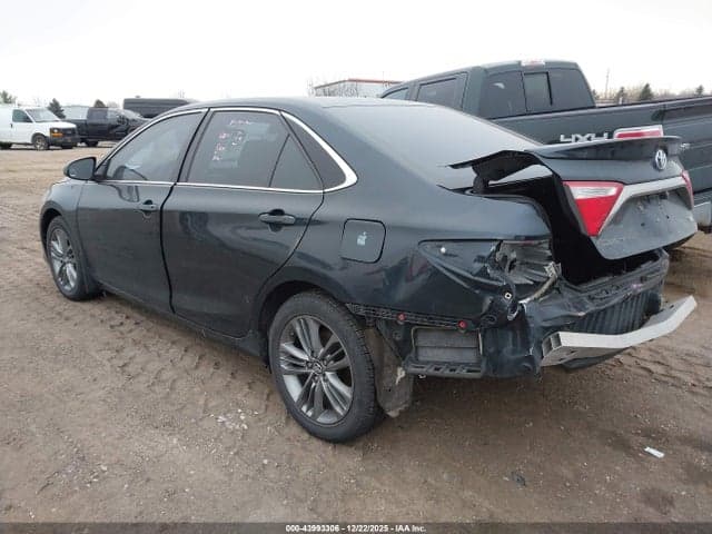2017 TOYOTA CAMRY SE 3