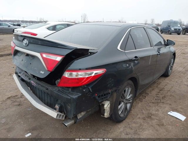 2017 TOYOTA CAMRY SE 4