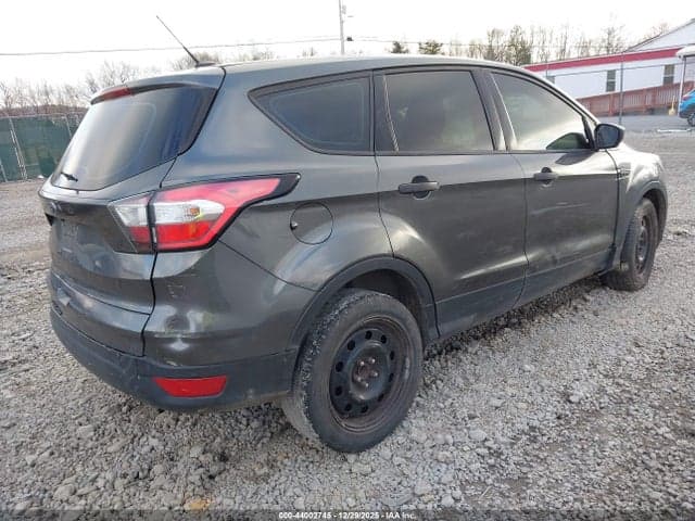 2017 FORD ESCAPE S 4