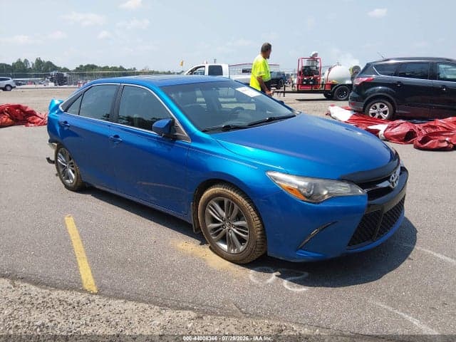 2017 TOYOTA CAMRY SE 1