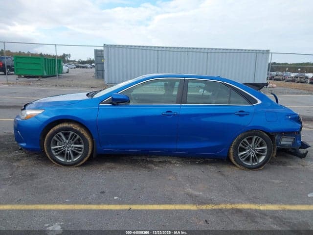 2017 TOYOTA CAMRY SE 14