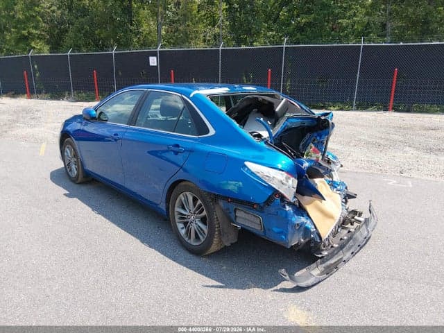 2017 TOYOTA CAMRY SE 3