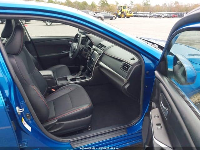 2017 TOYOTA CAMRY SE 5