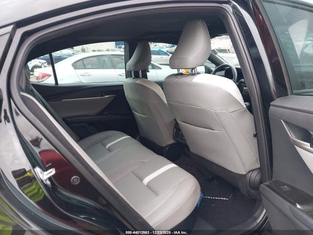 2025 TOYOTA CAMRY SE 8