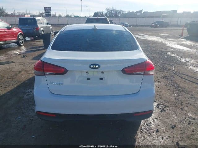 2017 KIA FORTE LX 16