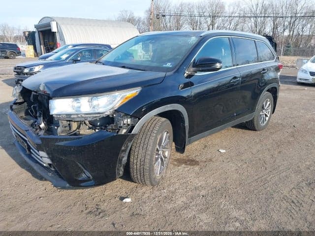 2019 TOYOTA HIGHLANDER XLE 2