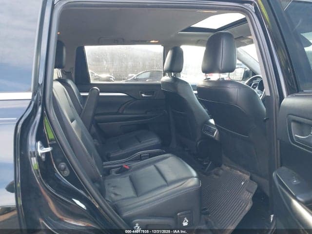 2019 TOYOTA HIGHLANDER XLE 8