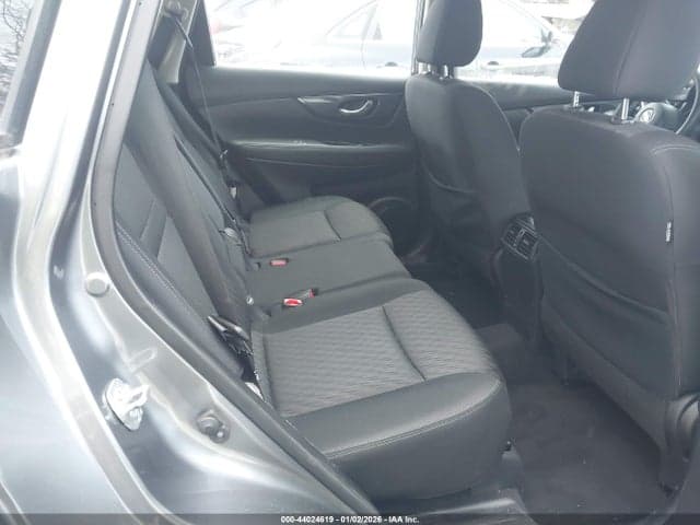 2018 NISSAN ROGUE S 8