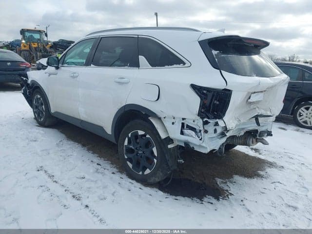 2025 KIA SORENTO S 3