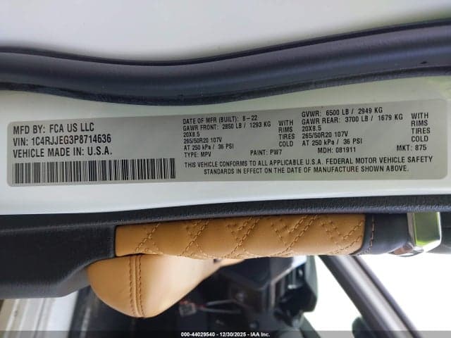 2023 JEEP GRAND CHEROKEE L SUMMIT 4X2 9
