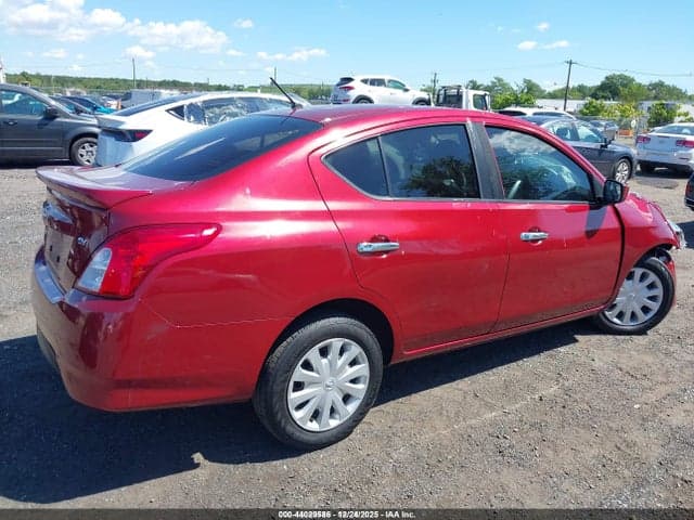 2018 NISSAN VERSA 1.6 SV 4