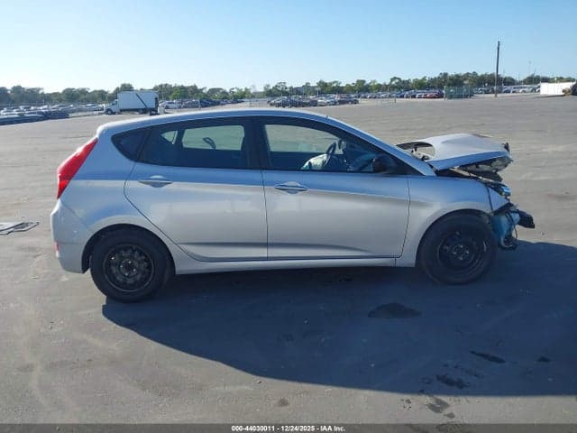 2017 HYUNDAI ACCENT SE 14