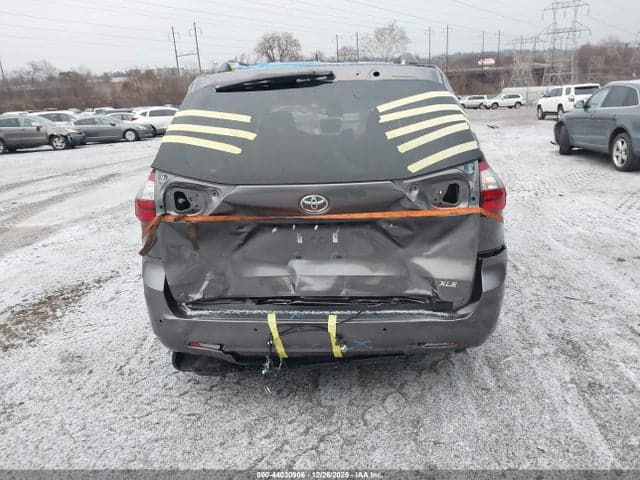 2020 TOYOTA SIENNA XLE 6