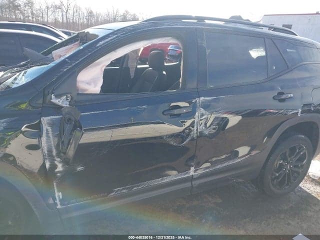2022 GMC TERRAIN AWD SLT 17