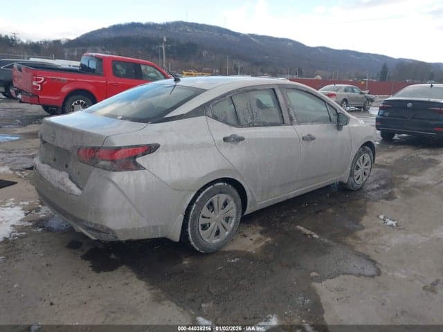 2024 NISSAN VERSA 1.6 S 4