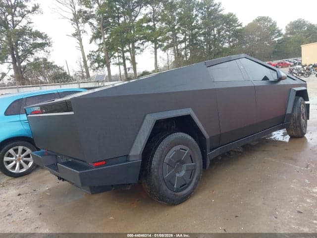 2025 TESLA CYBERTRUCK 4