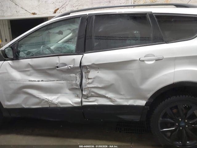2017 FORD ESCAPE SE 14