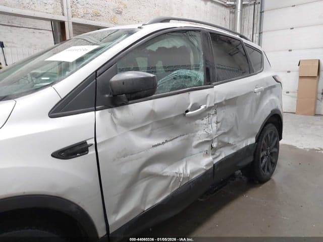 2017 FORD ESCAPE SE 6