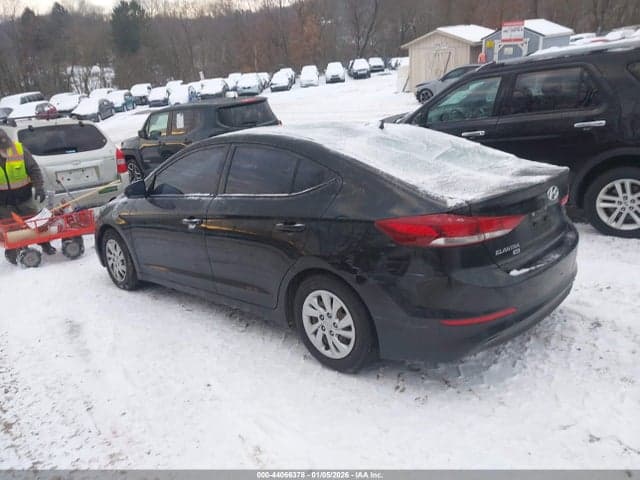2017 HYUNDAI ELANTRA SE 3