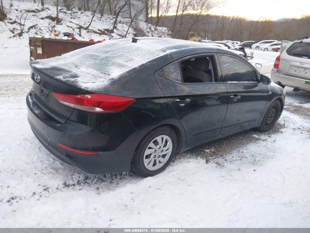 2017 HYUNDAI ELANTRA SE 4