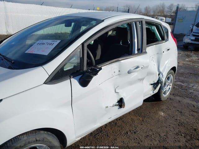 2018 FORD FIESTA SE 17