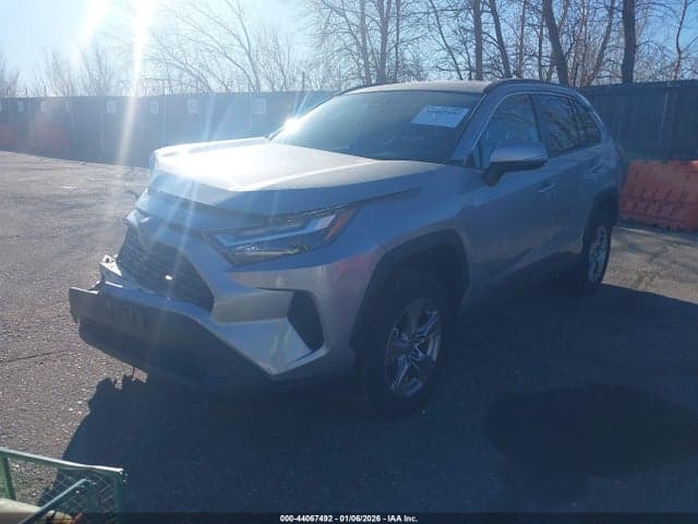 2024 TOYOTA RAV4 XLE 2