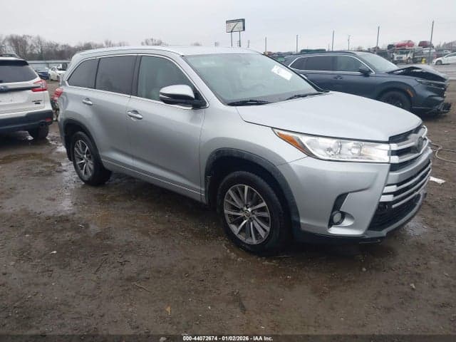 2017 TOYOTA HIGHLANDER XLE 1