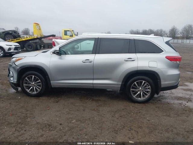 2017 TOYOTA HIGHLANDER XLE 14