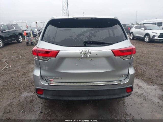 2017 TOYOTA HIGHLANDER XLE 16