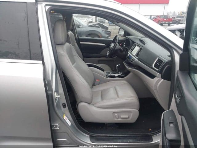 2017 TOYOTA HIGHLANDER XLE 5