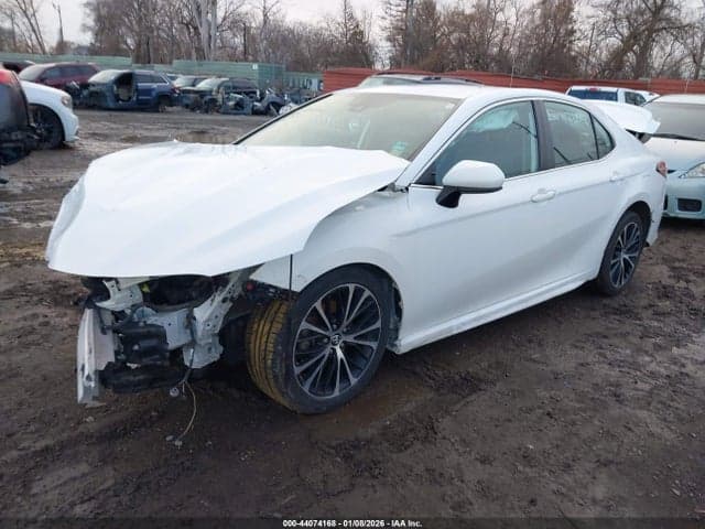 2020 TOYOTA CAMRY SE 2