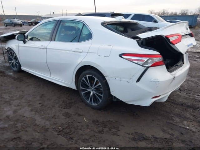 2020 TOYOTA CAMRY SE 3