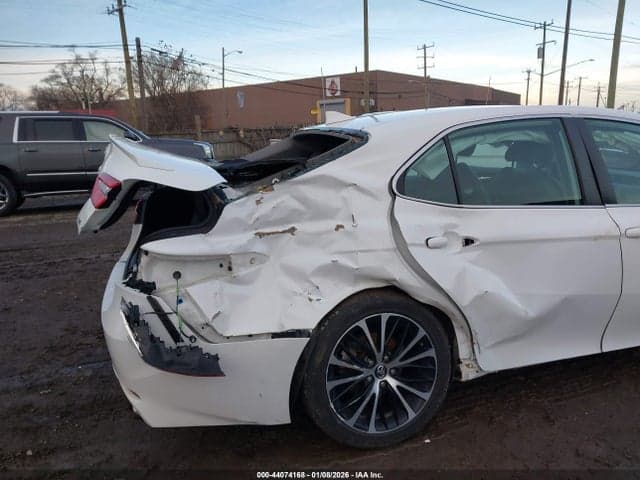 2020 TOYOTA CAMRY SE 6