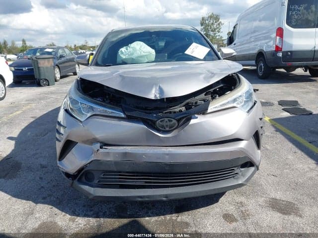 2019 TOYOTA C-HR LE 12