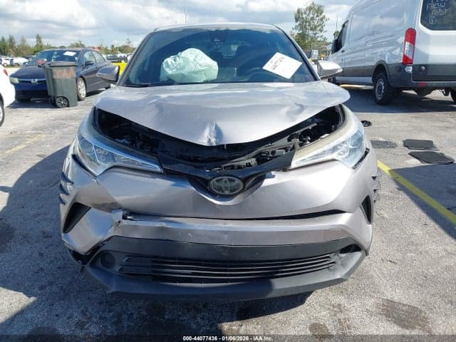 2019 TOYOTA C-HR LE 6