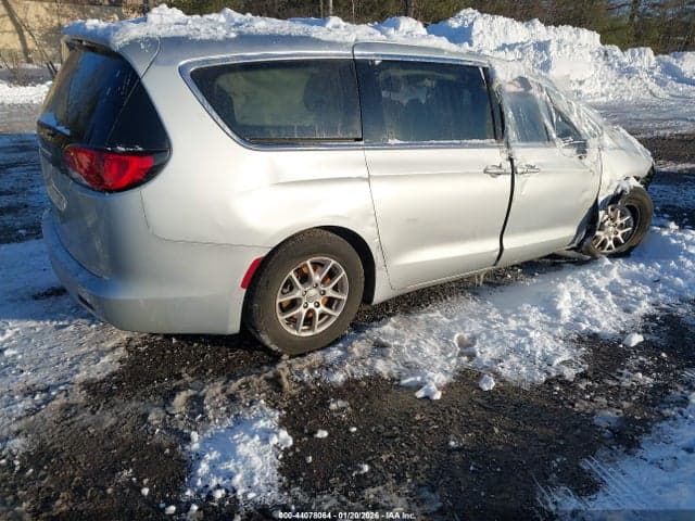 2024 CHRYSLER VOYAGER LX 4