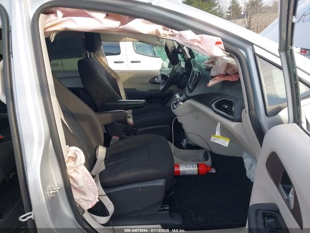2024 CHRYSLER VOYAGER LX 5