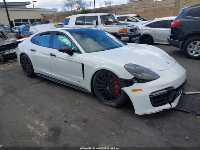 2019 PORSCHE PANAMERA GTS 1