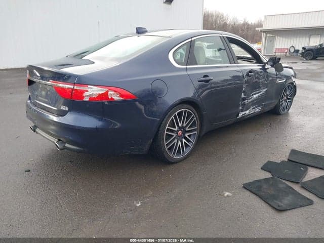 2016 JAGUAR XF 35T 4